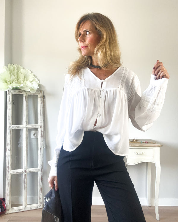 Blusa blanca fluída