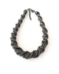 COLLAR ESPIRAL GRIS