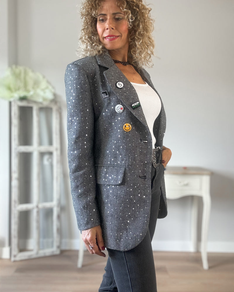 Blazer gris decorada