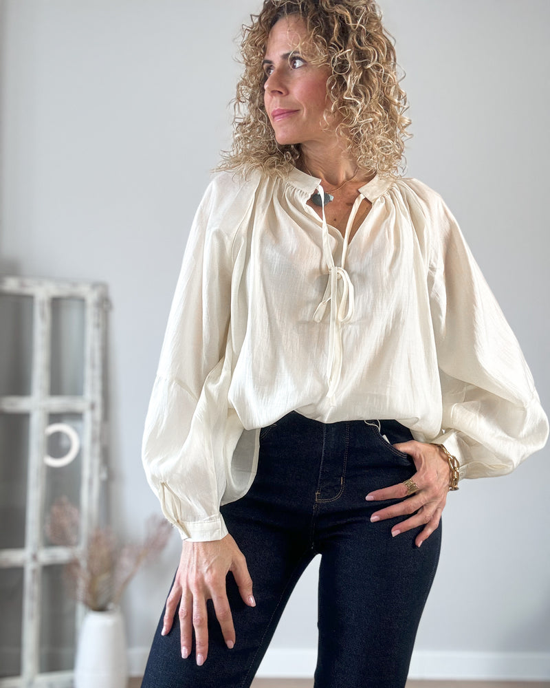 Blusa cream abullonada